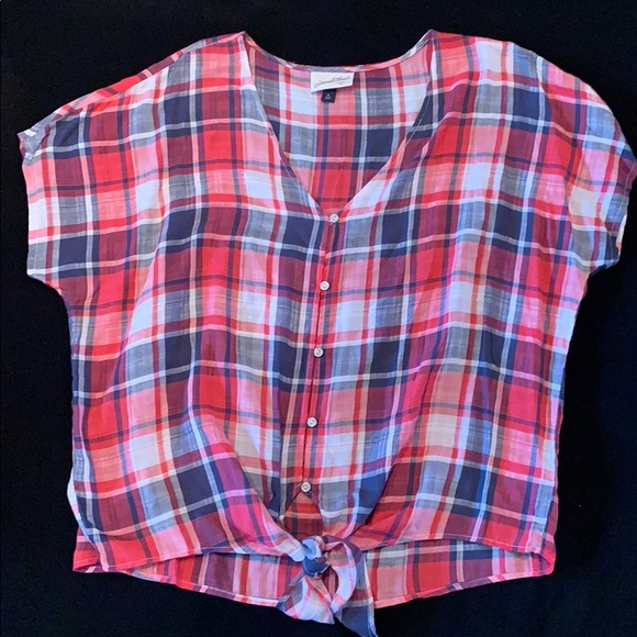 Plaid short sleeve shirt with tied bottom - Picture 1 of 2